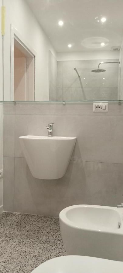 Cinghiale Bianco Apartment กาญารี ภายนอก รูปภาพ