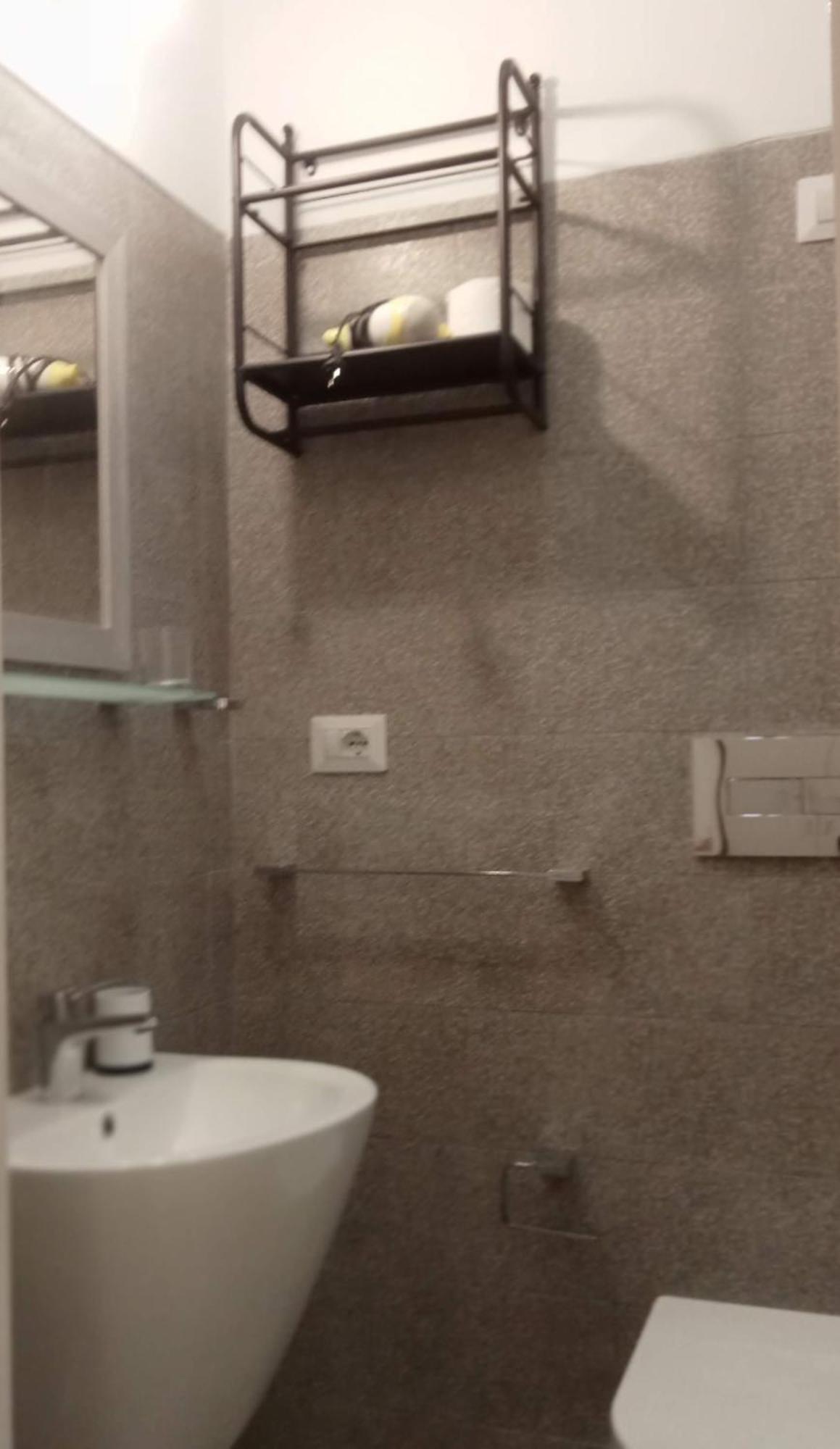 Cinghiale Bianco Apartment กาญารี ห้อง รูปภาพ